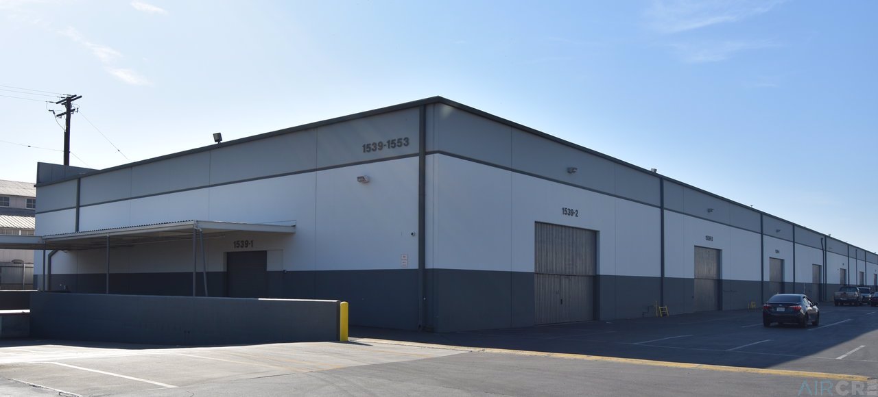 Freeway Distribution Center — Lease in Montebello, CA, photo 1 of 6