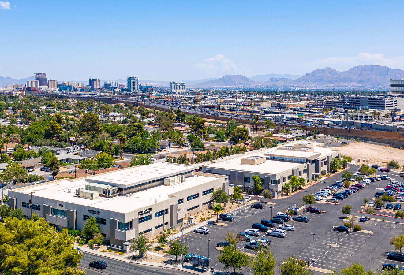 Sahara Rancho — Lease in Las Vegas, NV, photo 1 of 2