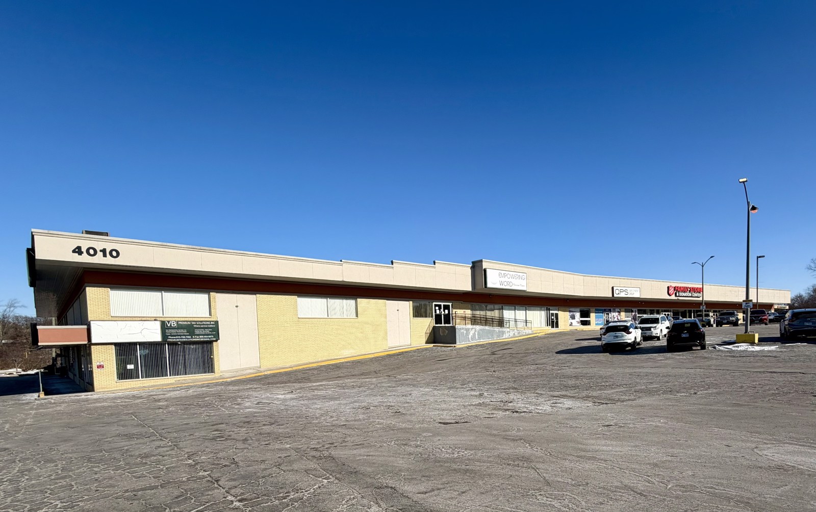 Retail in Rockford, IL — Lease in Rockford, IL, photo 1 of 1