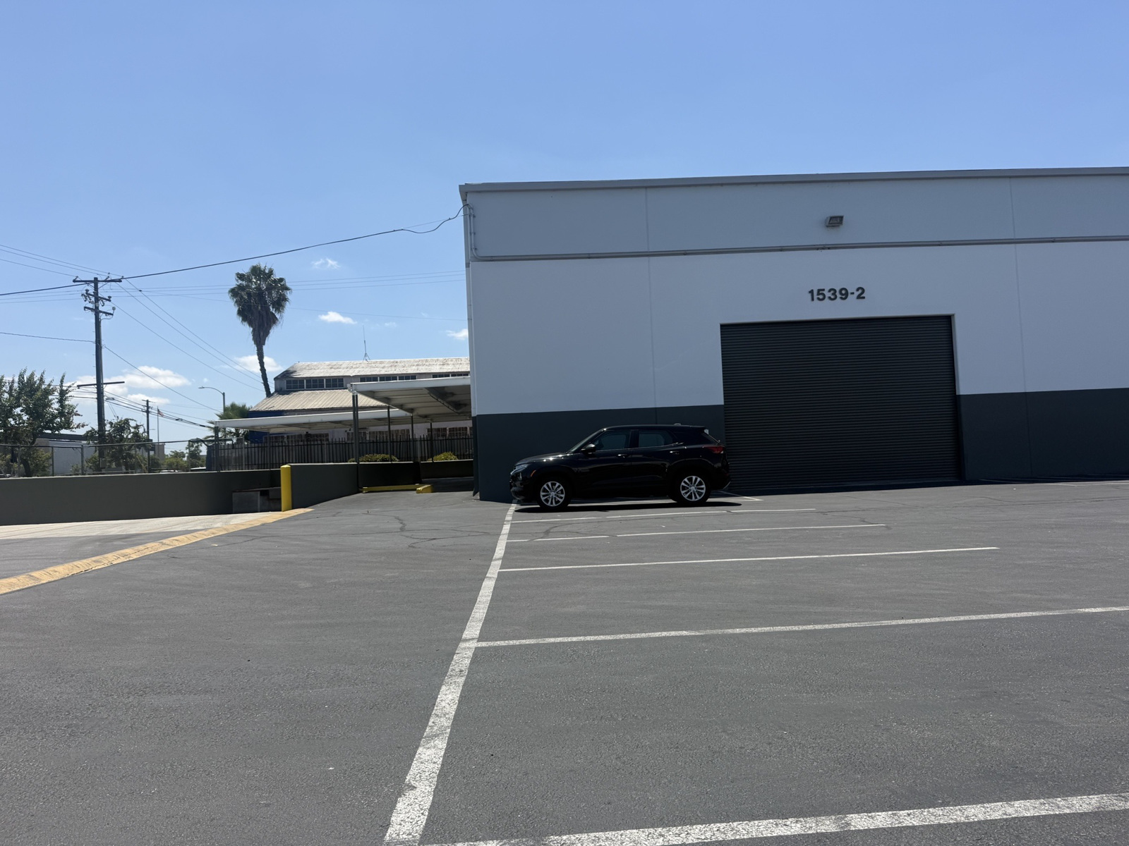 Freeway Distribution Center — Lease in Montebello, CA, photo 3 of 6